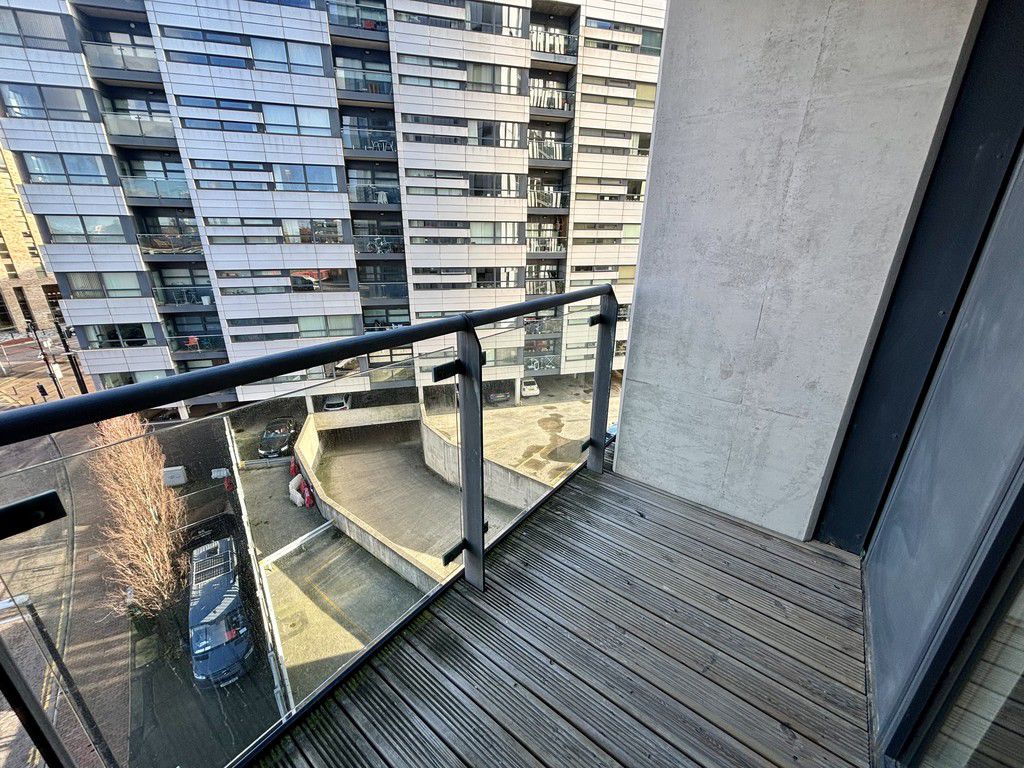 1 Bed Studio , Millennium Tower Salford Quays