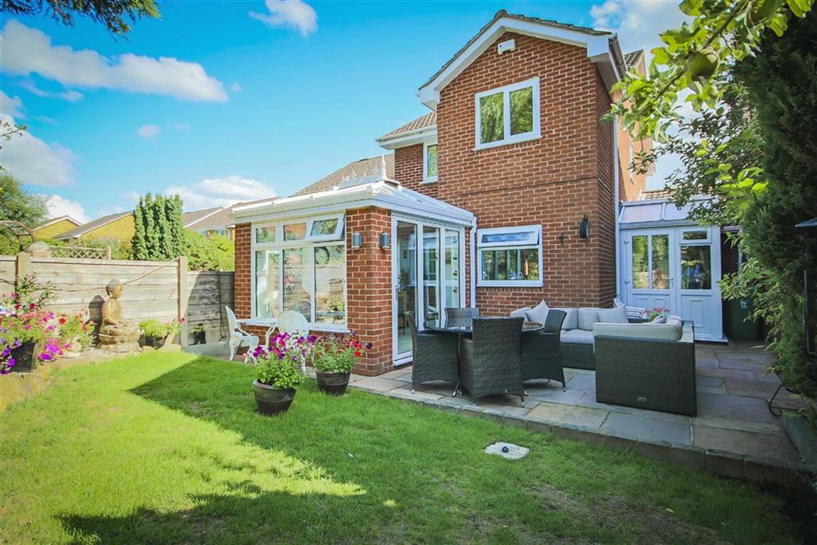 3 Bed Link Detached House For Sale - Main Image