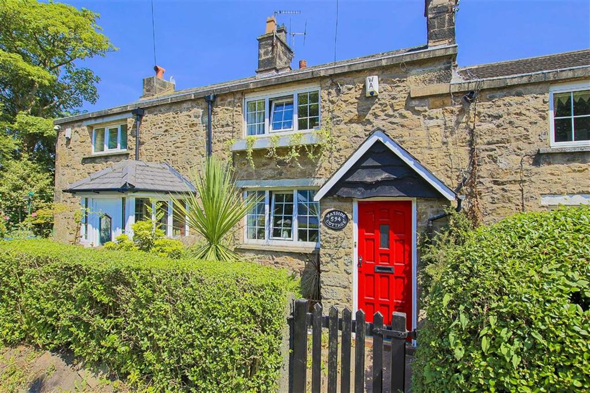 2 Bed Terraced House For Sale - Main Image