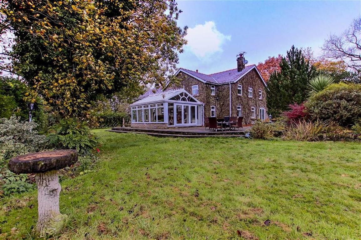 4 Bed Farmhouse For Sale - Main Image