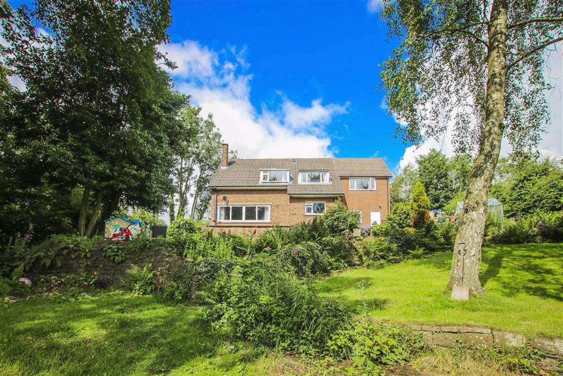 5 Bed Detached House For Sale - Main Image