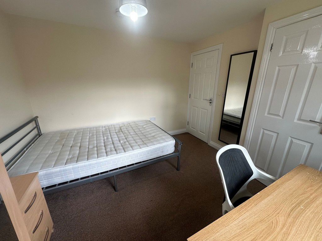 Image of Queen Isabels Avenue