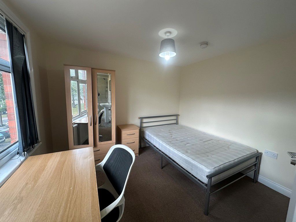 Image of Queen Isabels Avenue