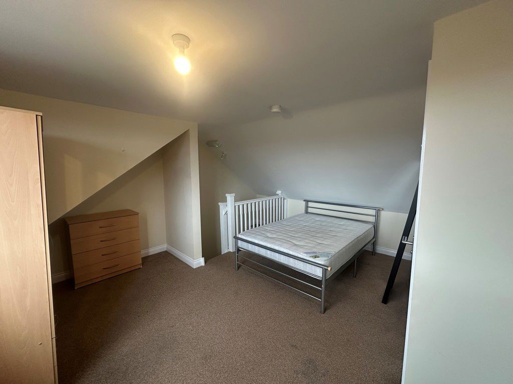 Image of Queen Isabels Avenue