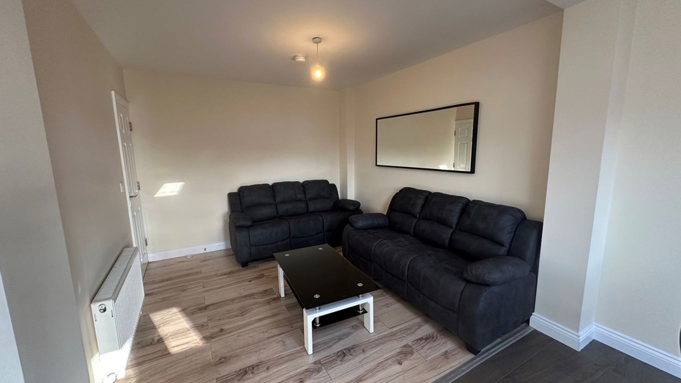 Image of Queen Isabels Avenue