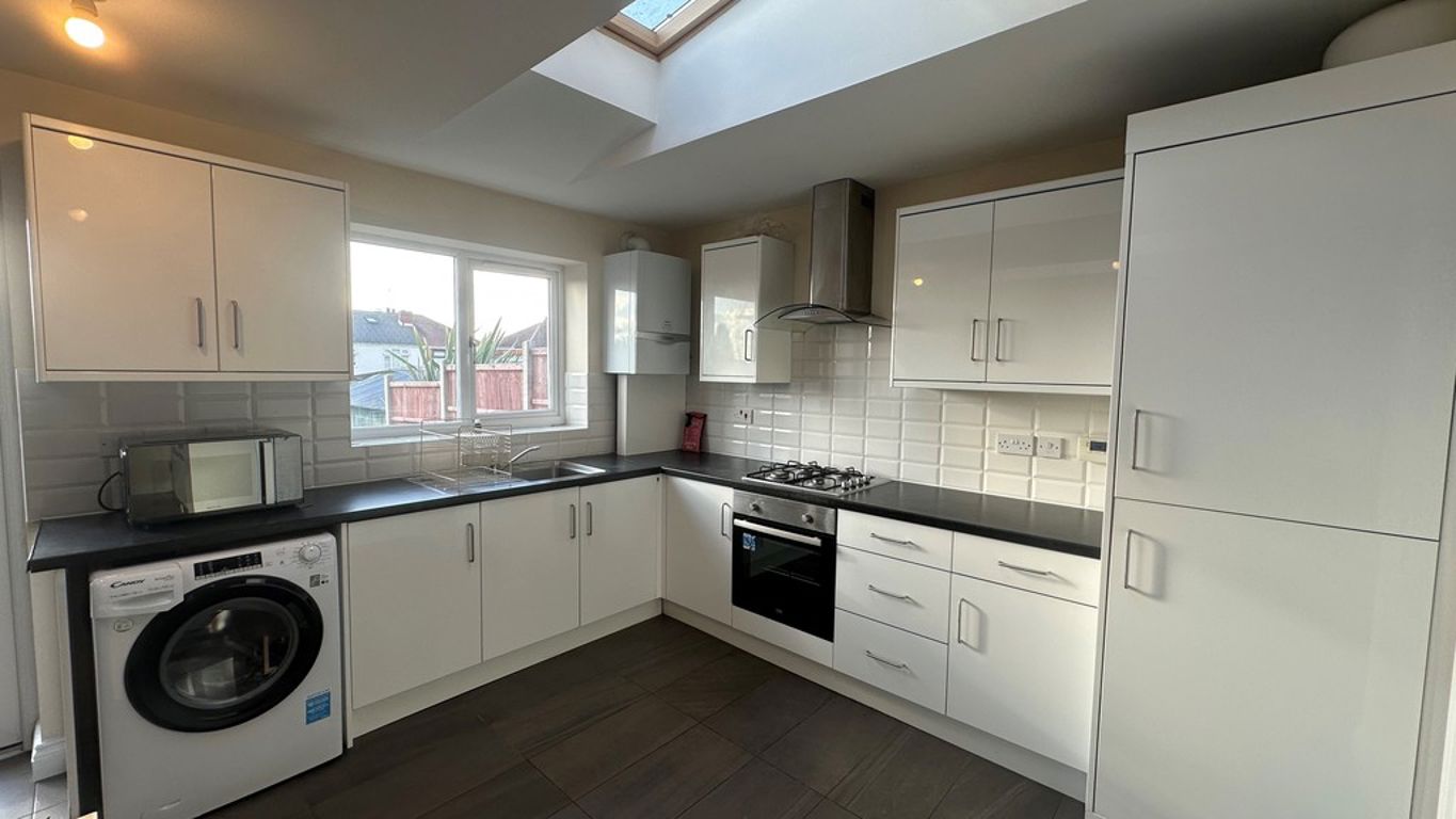 Image of Queen Isabels Avenue