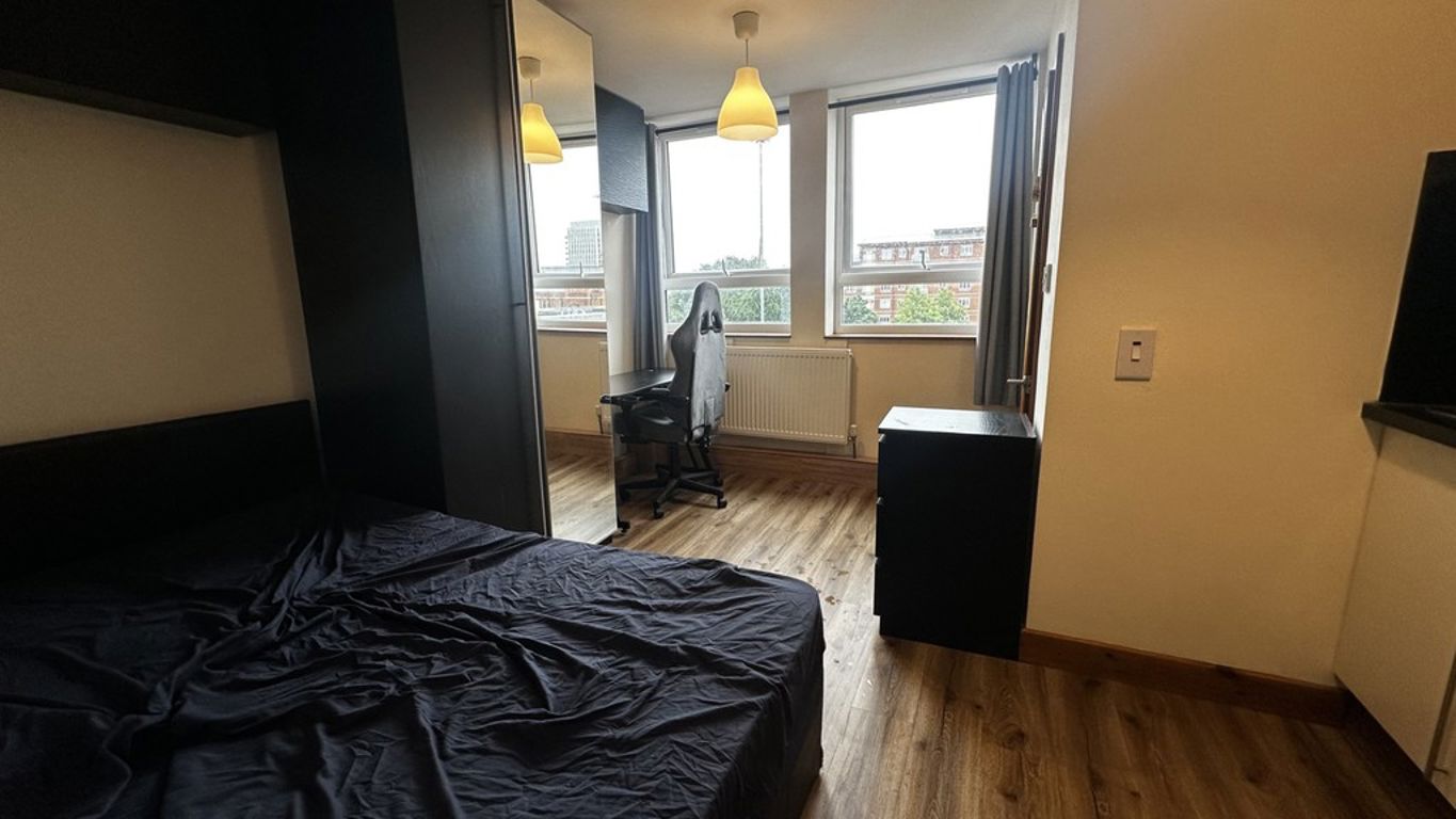 Image of Queens Road Studio 14