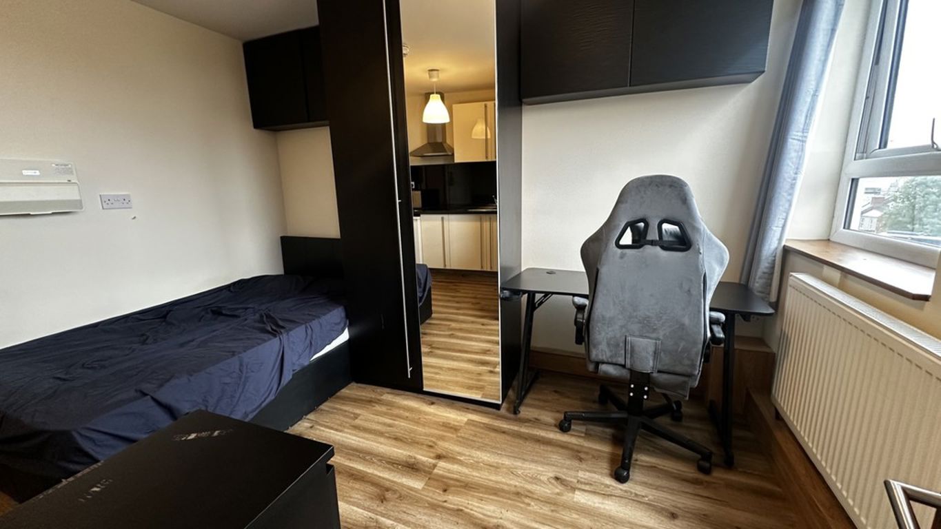 Image of Queens Road Studio 14