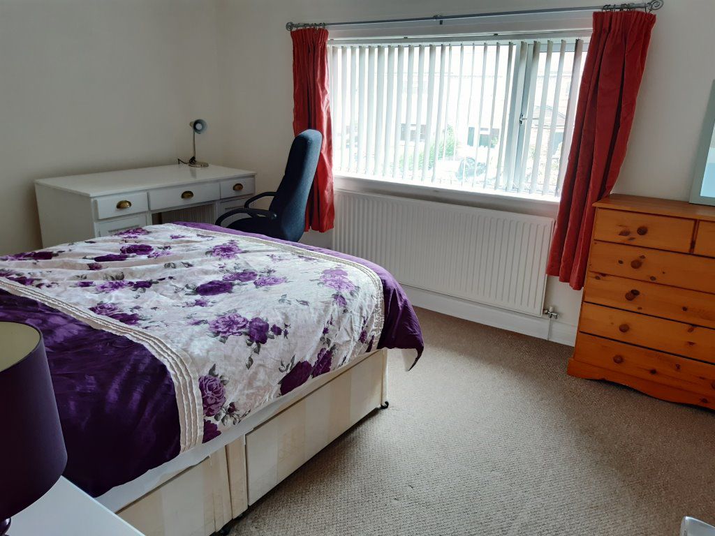 Dennis Avenue, Beeston, Nottingham, NG9 2PQ Robert Ellis Estate Agents