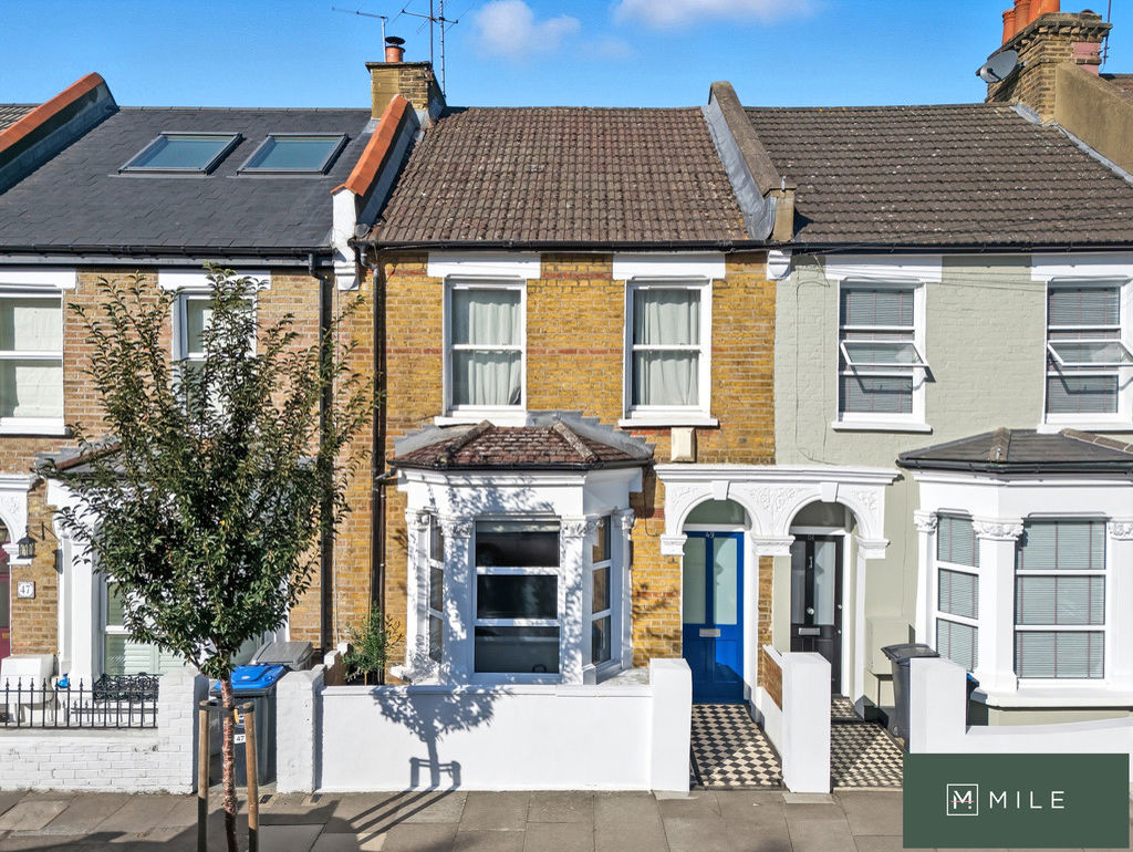 1 bed property in Earlsmead Road, London