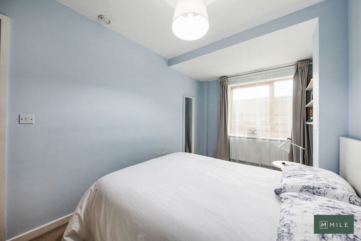 Plough Close, London