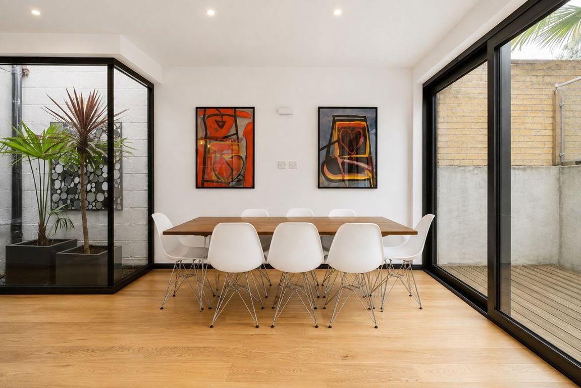 4 bed property in Rucklidge Avenue, London