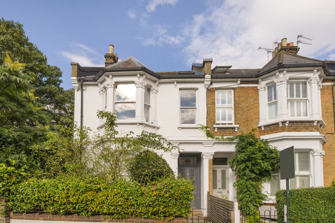2 bed property in Torbay Road, London