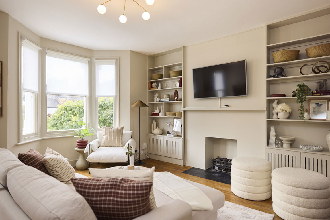 2 bed property in Torbay Road, London