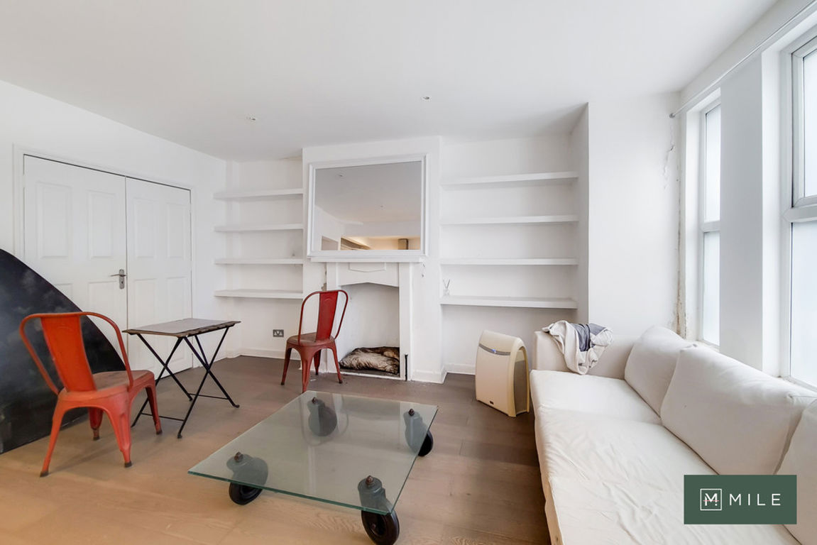 2 bed property in Acton Lane, London