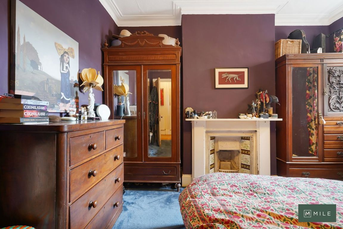 2 bed property in St Johns Avenue, London