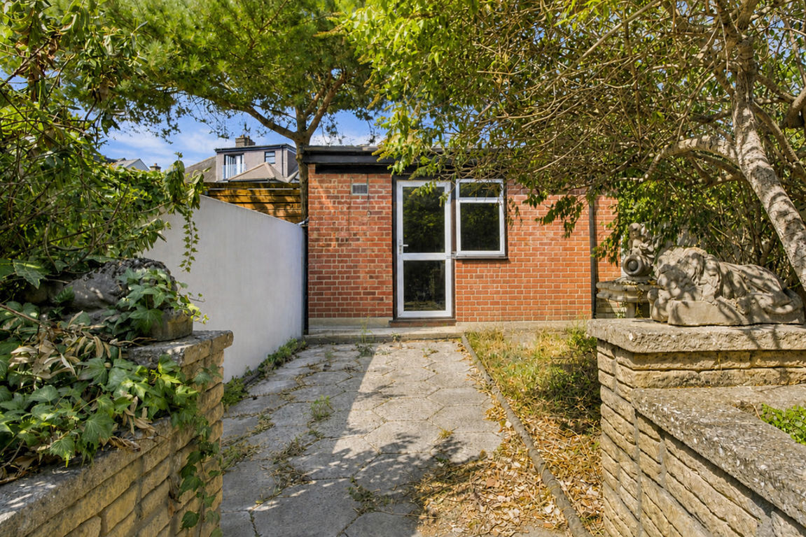 4 bed property in Doyle Gardens, London