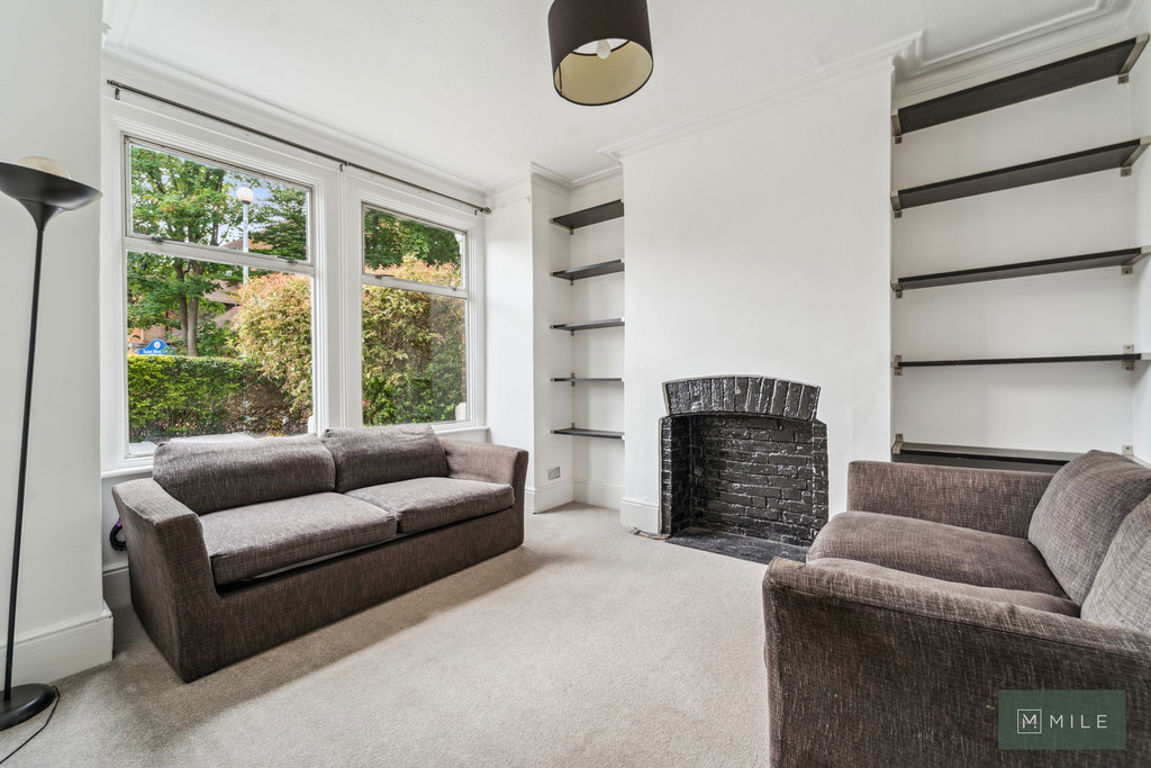 2 bed property in Drayton Road, London