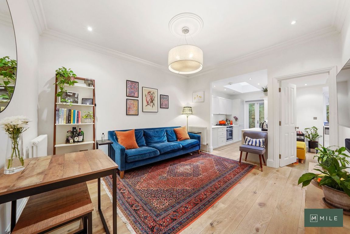 2 bed property in Doyle Gardens, London