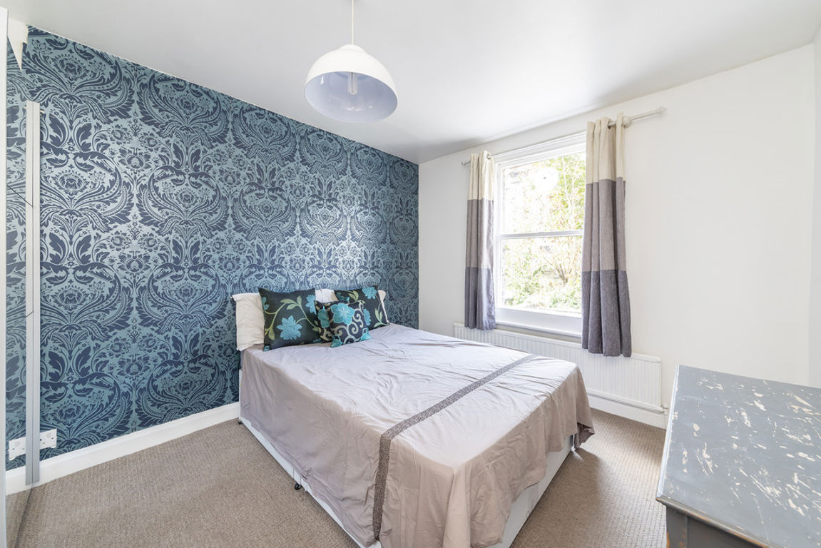 1 bed property in Portnall Road, London