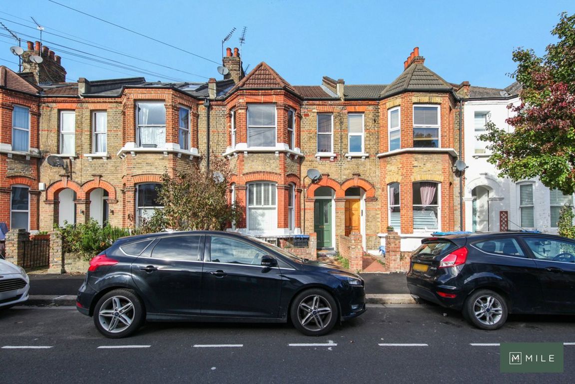 2 bed property in Ashburnham Road, London