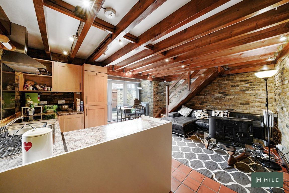 1 bed property in Wrottesley Road, London