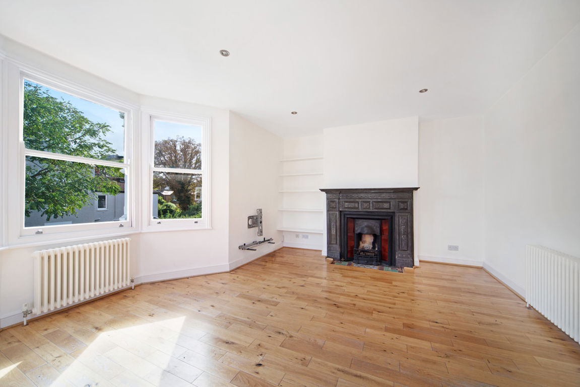 2 bed property in Hartland Road, London