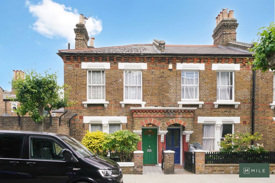 3 bed property in Droop Street, London