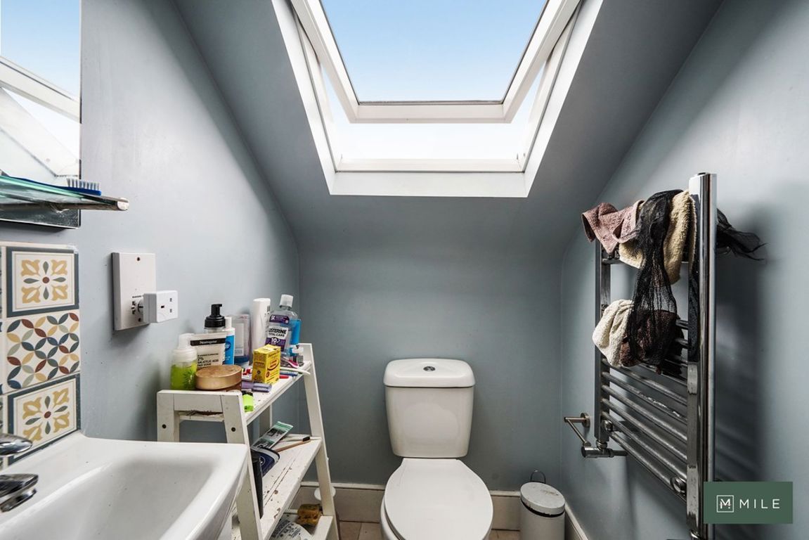 3 bed property in Casselden Road, London