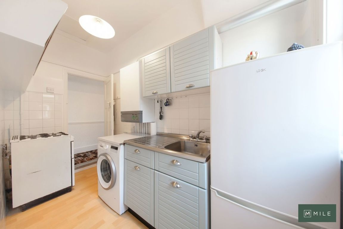 3 bed property in Odessa Road, London
