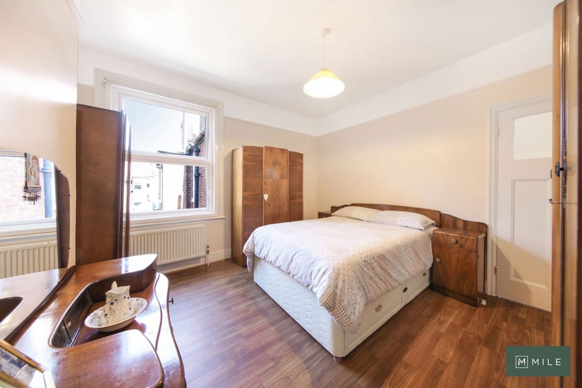 3 bed property in Odessa Road, London