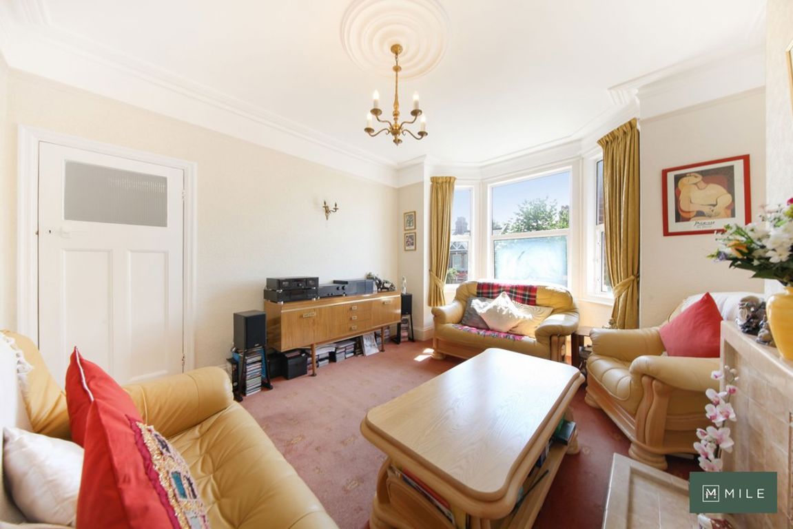 3 bed property in Odessa Road, London