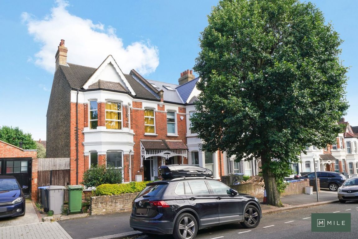 2 bed property in Monson Road, London