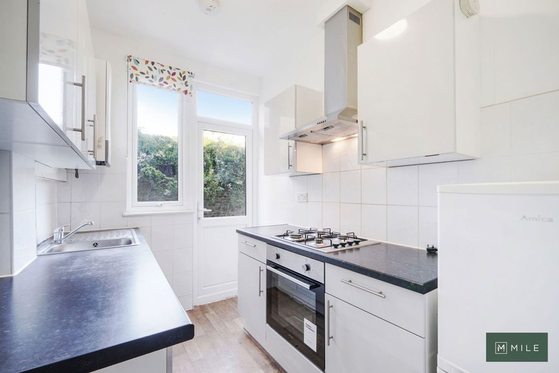 2 bed property in Monson Road, London