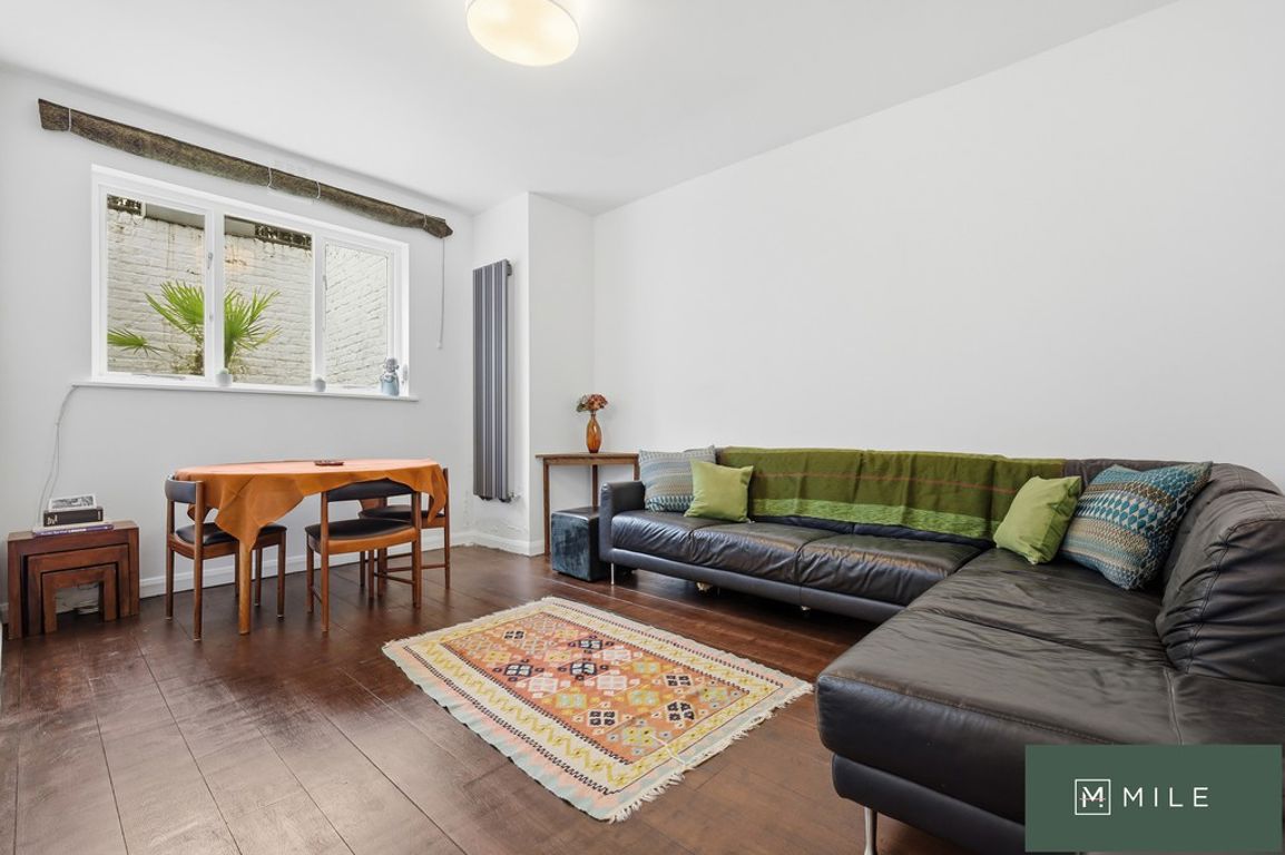 1 bed property in Chevening Road, London