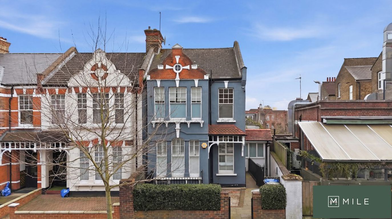 1 bed property in Chevening Road, London