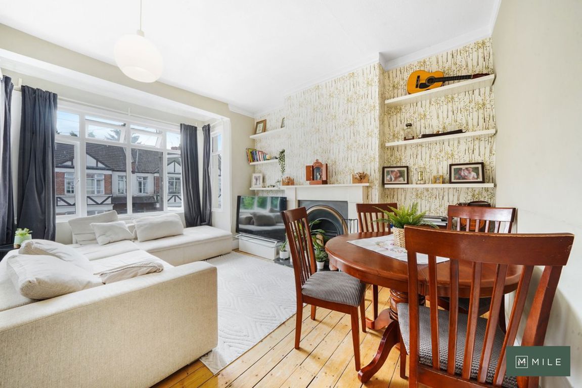2 bed property in Drayton Road, London