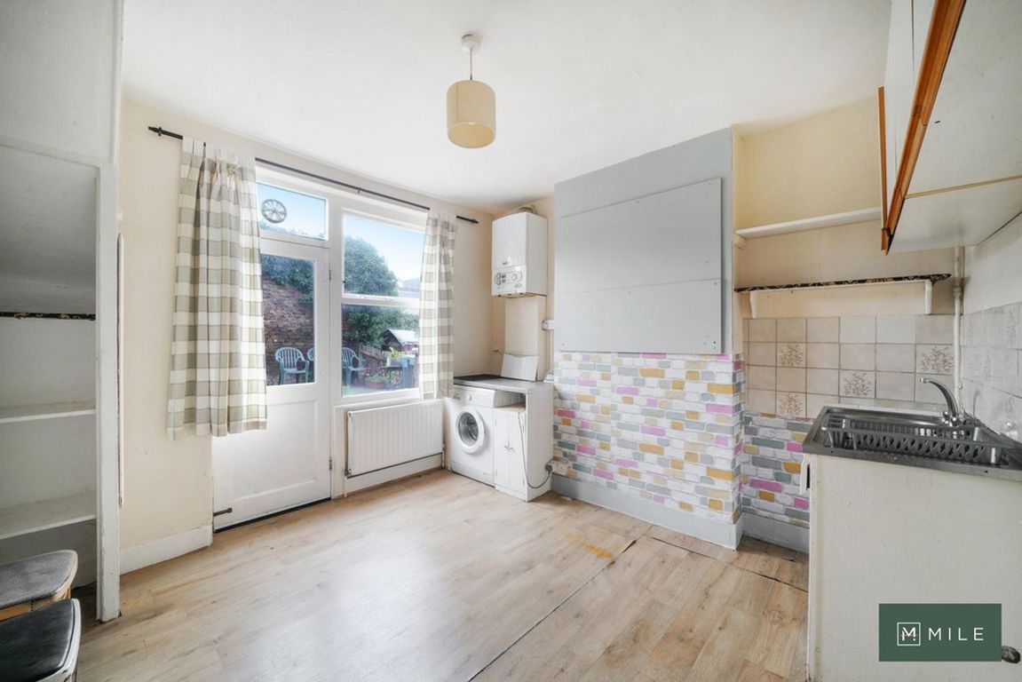 4 bed property in Grange Road, London