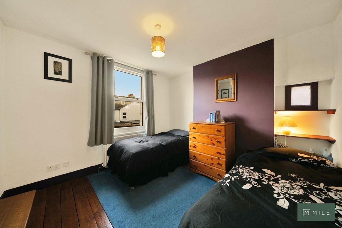 Leghorn Road, London