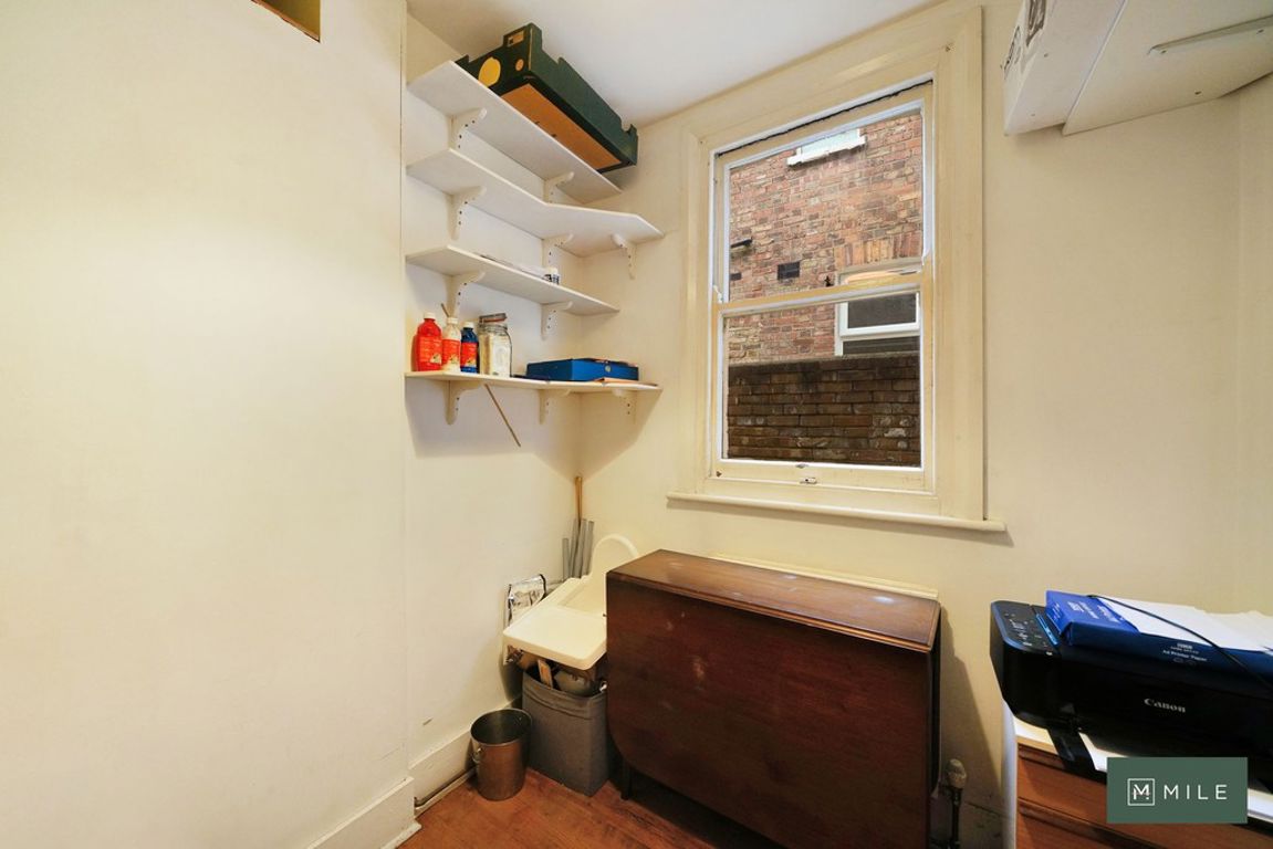 Leghorn Road, London