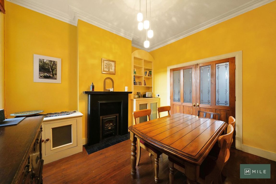 5 bed property in Leghorn Road, London
