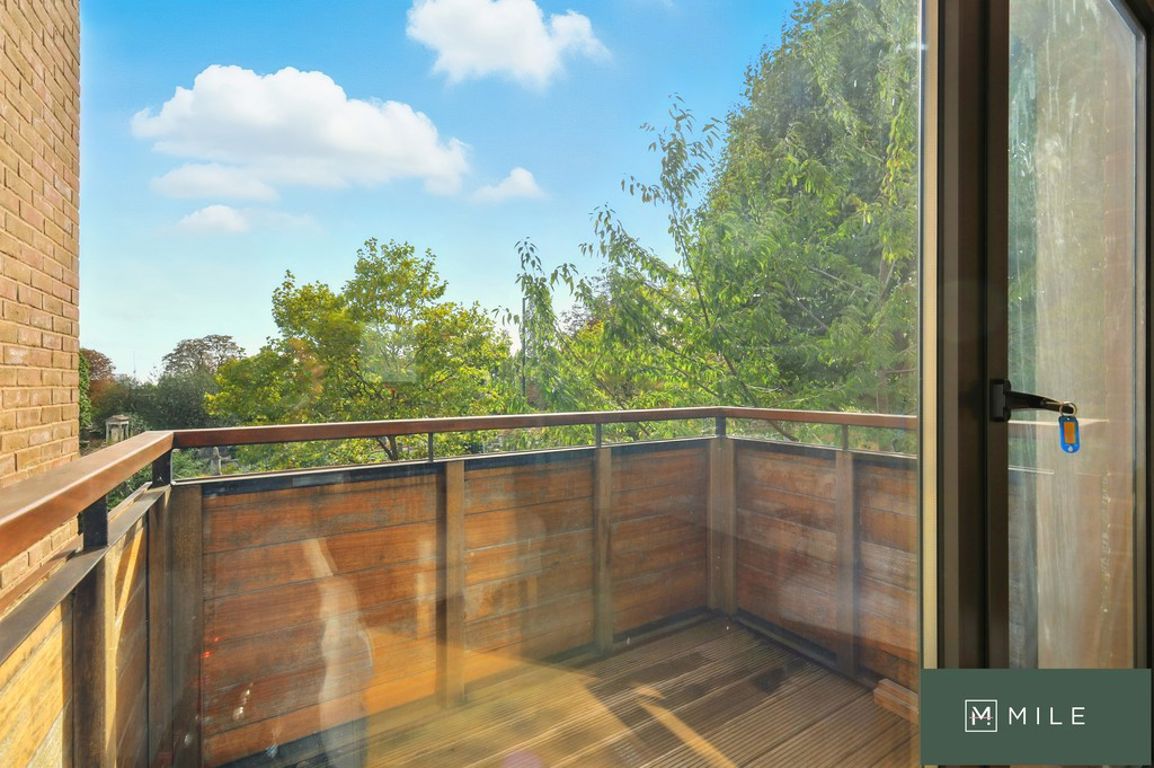 2 bed property in Harrow Road, London