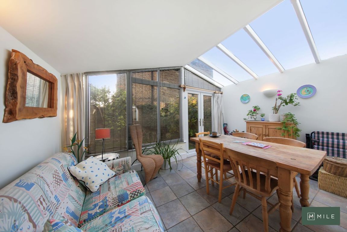 2 bed property in Oliphant Street, London