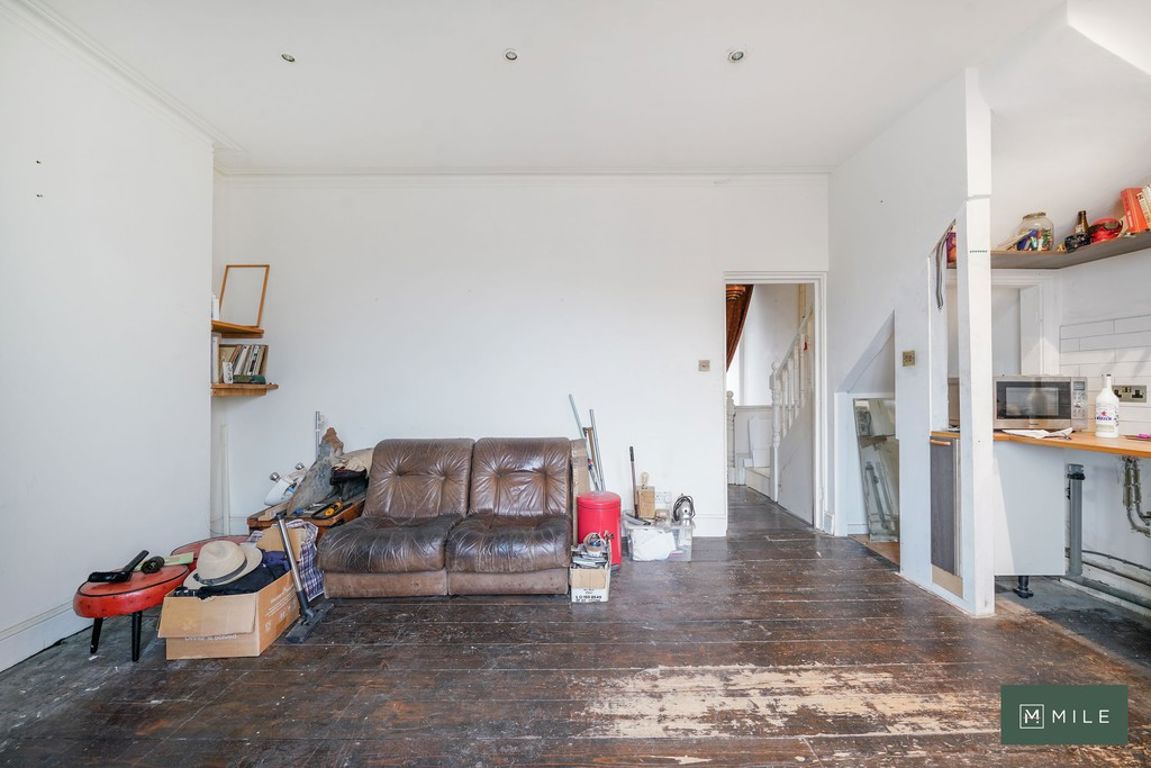 2 bed property in Harrow Road, London
