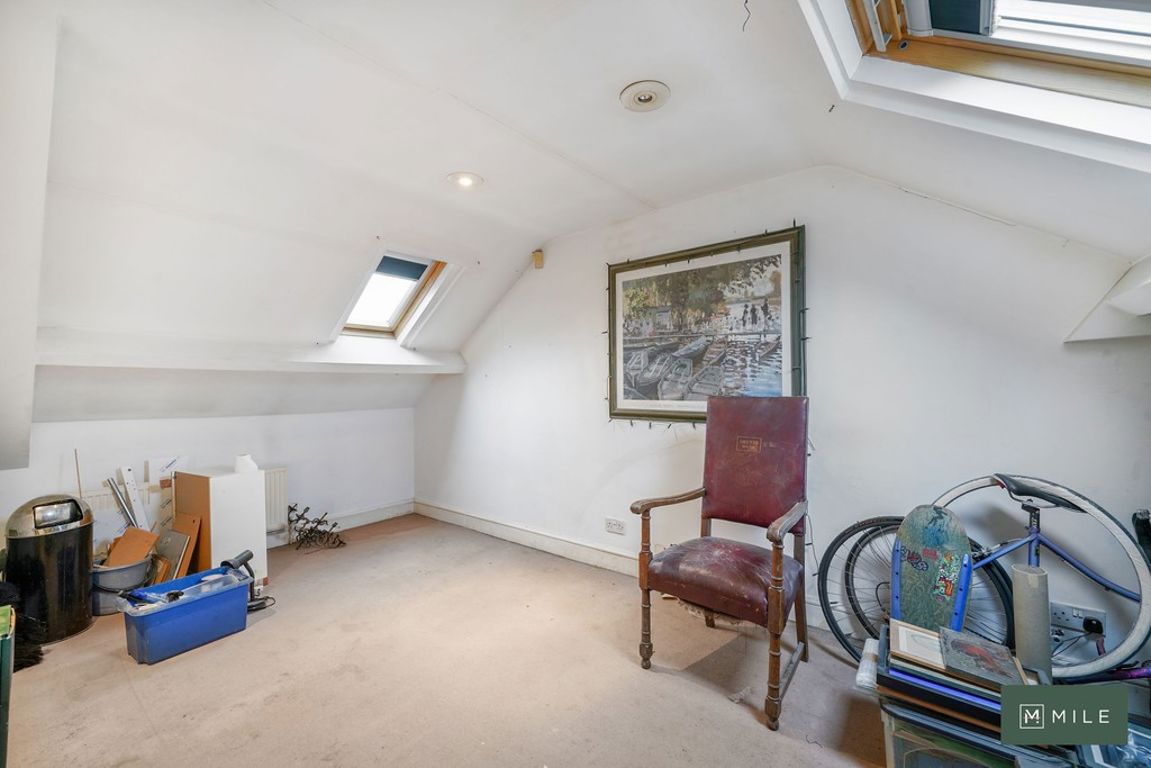 2 bed property in Harrow Road, London