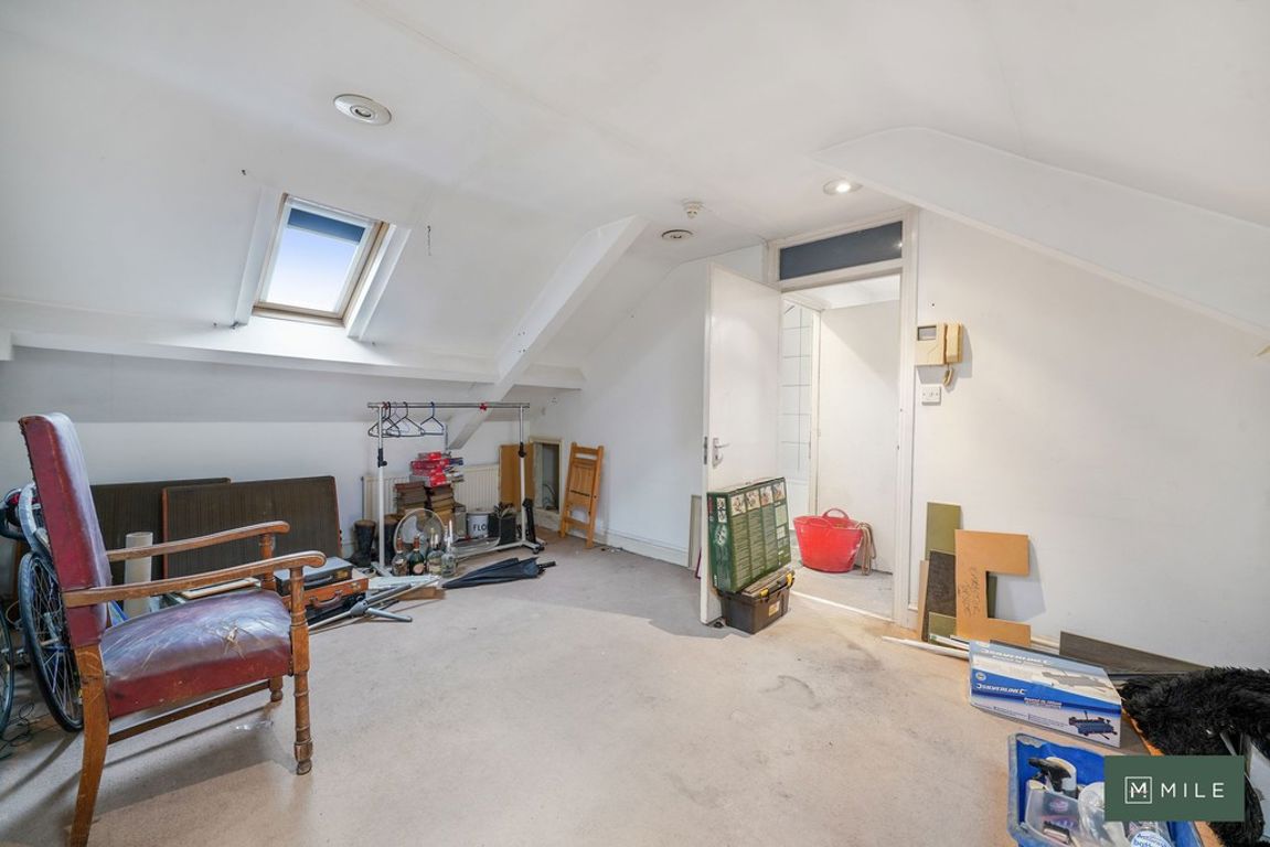 2 bed property in Harrow Road, London