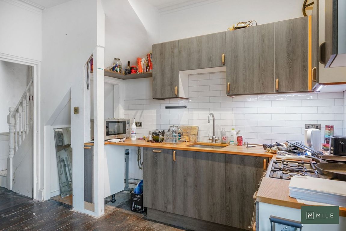 2 bed property in Harrow Road, London