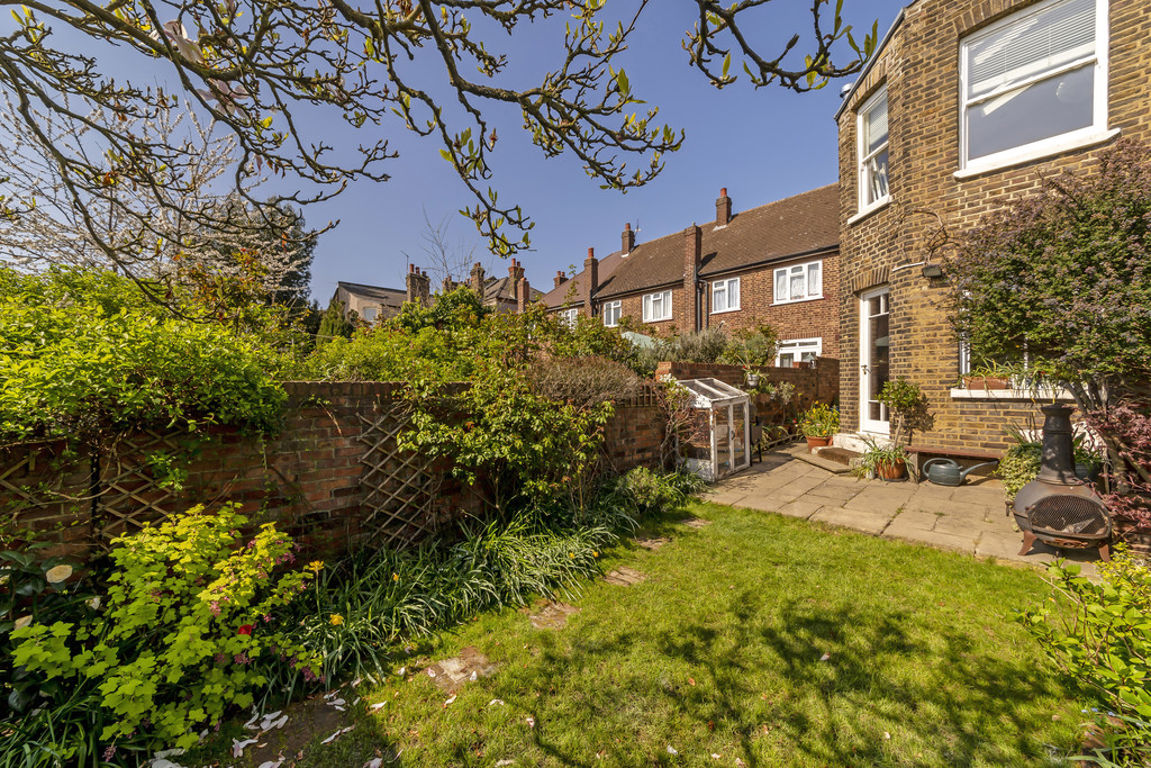 Bathurst Gardens, London
