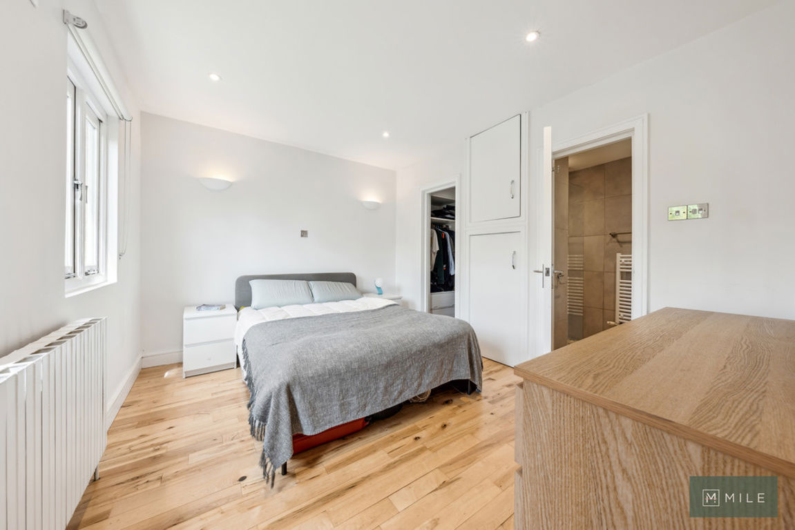 2 bed property in Southern Row, London