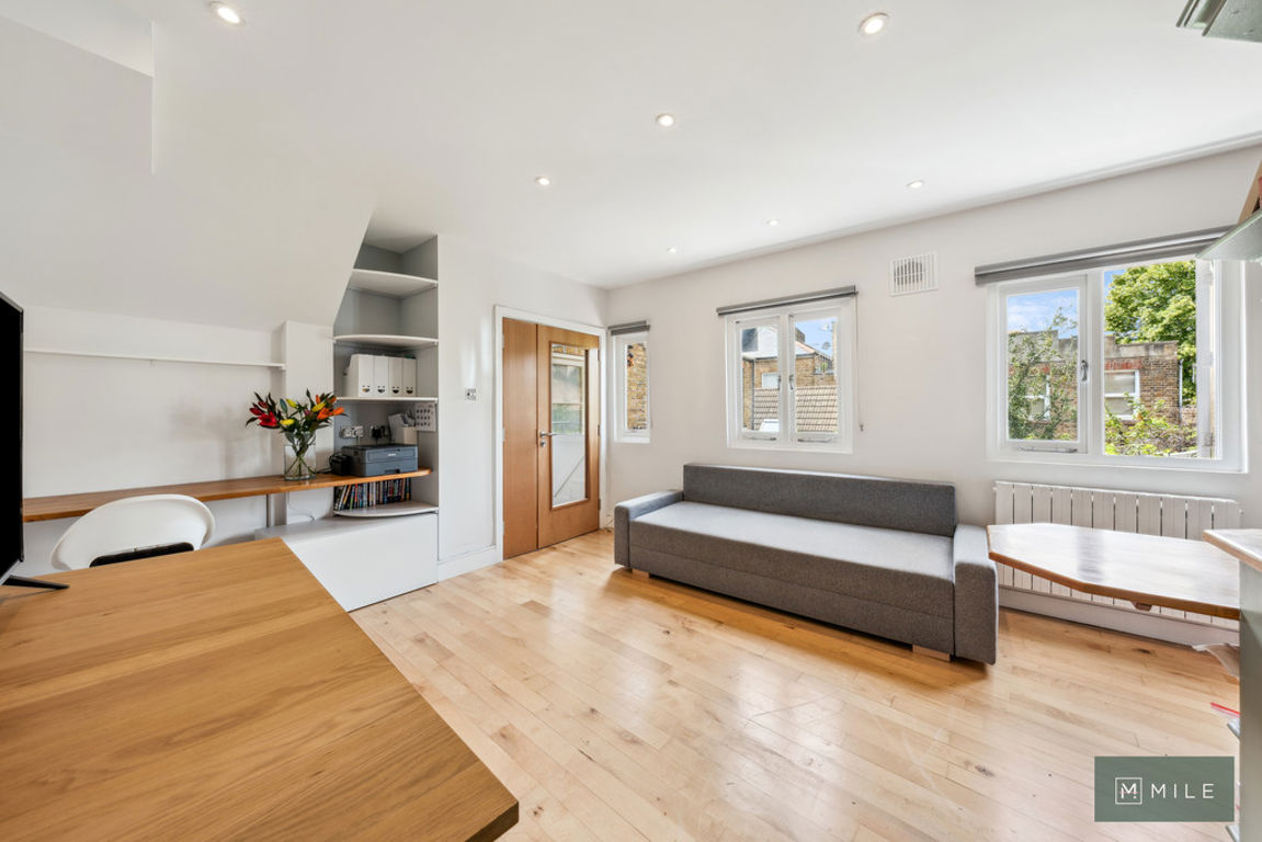 2 bed property in Southern Row, London